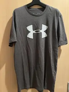 Under Armour グレー Tシャツ