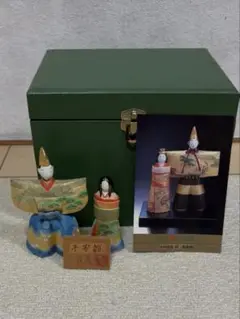 博多人形師 中村信喬作 博多人形 赤い衣装 金色の帽子 博多人形師 中村信喬作 博多人形 赤い衣装 金色の帽子 - メルカリ