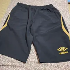 umbro ショートパンツ 黒/金