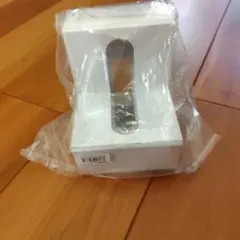 ホワイトティッシュボックス