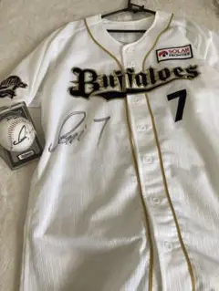 オリックスバッファローズ時代糸井選手直筆サイン入りプロ仕様ユニフォームとボール