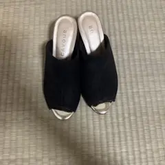 CAVOUR ブラックオープントゥミュール