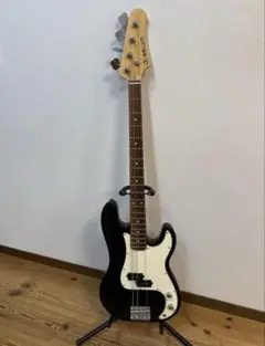 エレキベース SELVA／ブラック EPIPHONE(エピフォン)のエレキギター、 Selva(セルバ)のエレキ