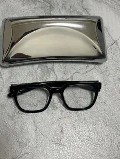 ジェントルモンスター　ojo フィリックス着用