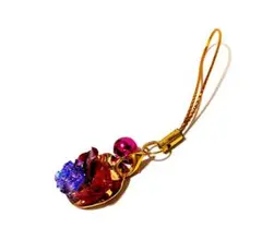 花の形状のストラップ