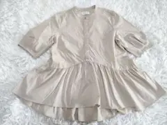 cast: ペプラム　ブラウス　半袖　ベージュ