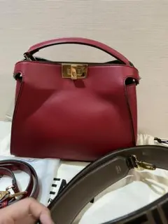 FENDI エッセンシャリー ピーカブー バッグ