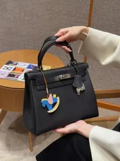 HERMES ブラック ハンドバッグ チャーム付き