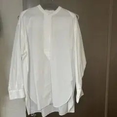 白ブラウス
