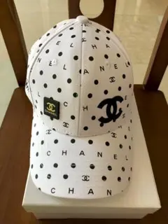 CHANEL ドット柄キャップ ホワイト