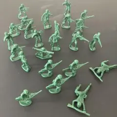 ミニチュア兵士フィギュア 24体 緑色