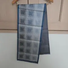 青と白のチェック柄ストール