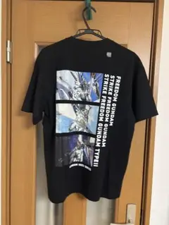 未使用　ユニクロ ガンダム45周年コラボ フリーダムガンダム Tシャツ M