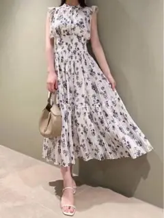 snidel sustainableバイカラープリーツワンピース