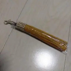 イエロー ビジュー付き ストラップ タッセル
