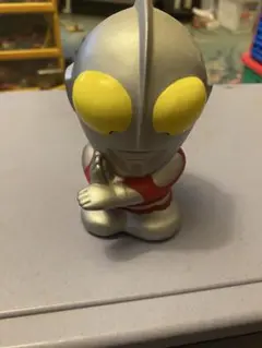 ウルトラマン 貯金箱 シルバー レッド