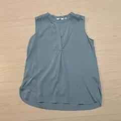 ユニクロ　ノースリーブシャツ　ブルー　M
