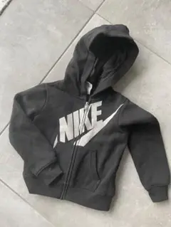NIKE 黒 フード付きトレーナー 3T