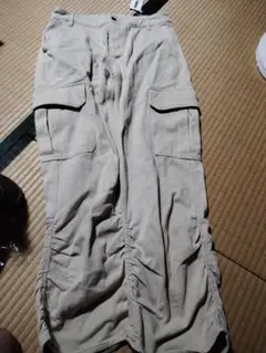 atmos ベージュ カーゴパンツ
