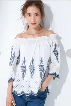 fifth スカラップ刺繍オフショルブラウス