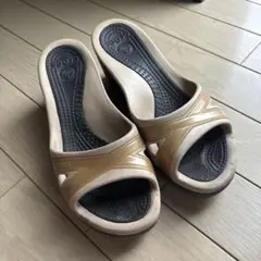 クロックス　ジニー　W7 23 ベージュ　ミュール　ササリ　サンダル