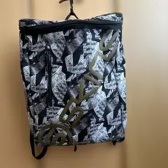 リュック　SKINS バックパック　デサント　匿名配送