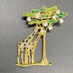 キリン ブローチ