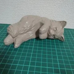 Cat's Nap Time 猫の置物