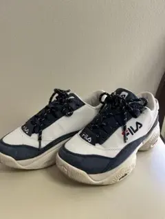 【値下げしました】FILA スニーカー　24.5cm〜25.0cm