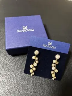 スワロフスキー swarovski パール イヤリング