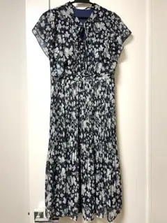 WORLD index 花柄　フリル半袖ロングプリーツワンピース　オールシーズン