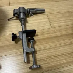 ウィッグ用クランプ