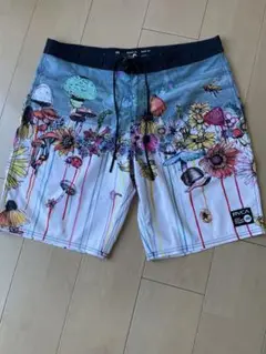 RVCA サーフパンツ　花とキノコ柄 SIZE32