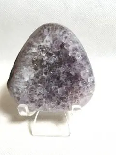 【新品】優しい色のアメジストの結晶　お皿　8-142