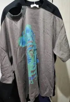 TENDER PERSON アートプリント Tシャツ