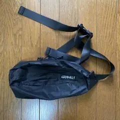 GRAMICCI ブラック ボディバッグ