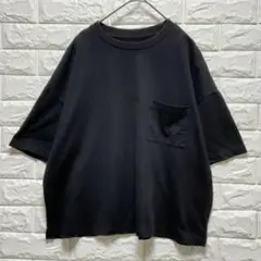 ユニクロ　黒Tシャツ【XL】身幅広い　丈短め　ポケット付き　大きいサイズゆったり