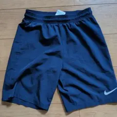 Nike Dri-FIT ネイビー ハーフパンツ