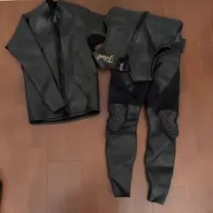 ウェットスーツ　ツーピース