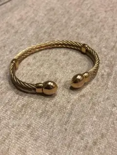 ゴールド色ワイヤー バングル ブレスレット