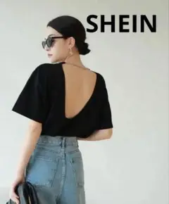 ROEY WANG バックオープン ブラックTシャツ