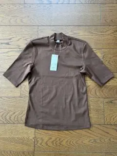 新品　ユニクロ　ティシャツ