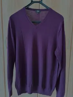 ☆UNIQLO☆ ユニクロ　紫 薄手Vネックセーター　ウール100%