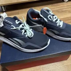 Reebok ネイビー スニーカー　25.5 新品未使用