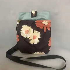 シビラ　ショルダーバッグ　ポケットプラス
