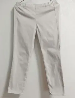 ユニクロ　イージークロップドレギンスパンツ　ホワイトベージュ