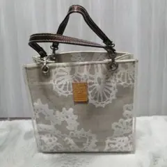 美品　e’toffe 　ビニールバック　花