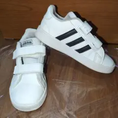 adidas スニーカー　16cm