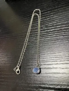 ネコ　シルバーネックレス　ブルー