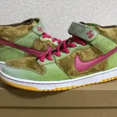 ナイキ ダンク SB ミッド ママ ベアー